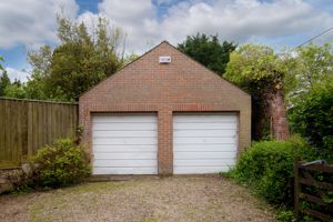 Double Garage - click for photo gallery